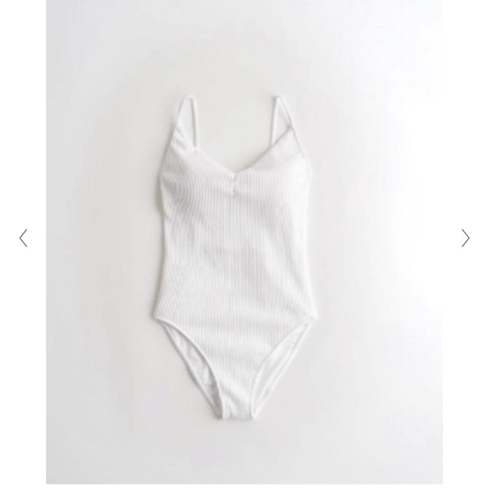 Hollister bathing suit - new with tags